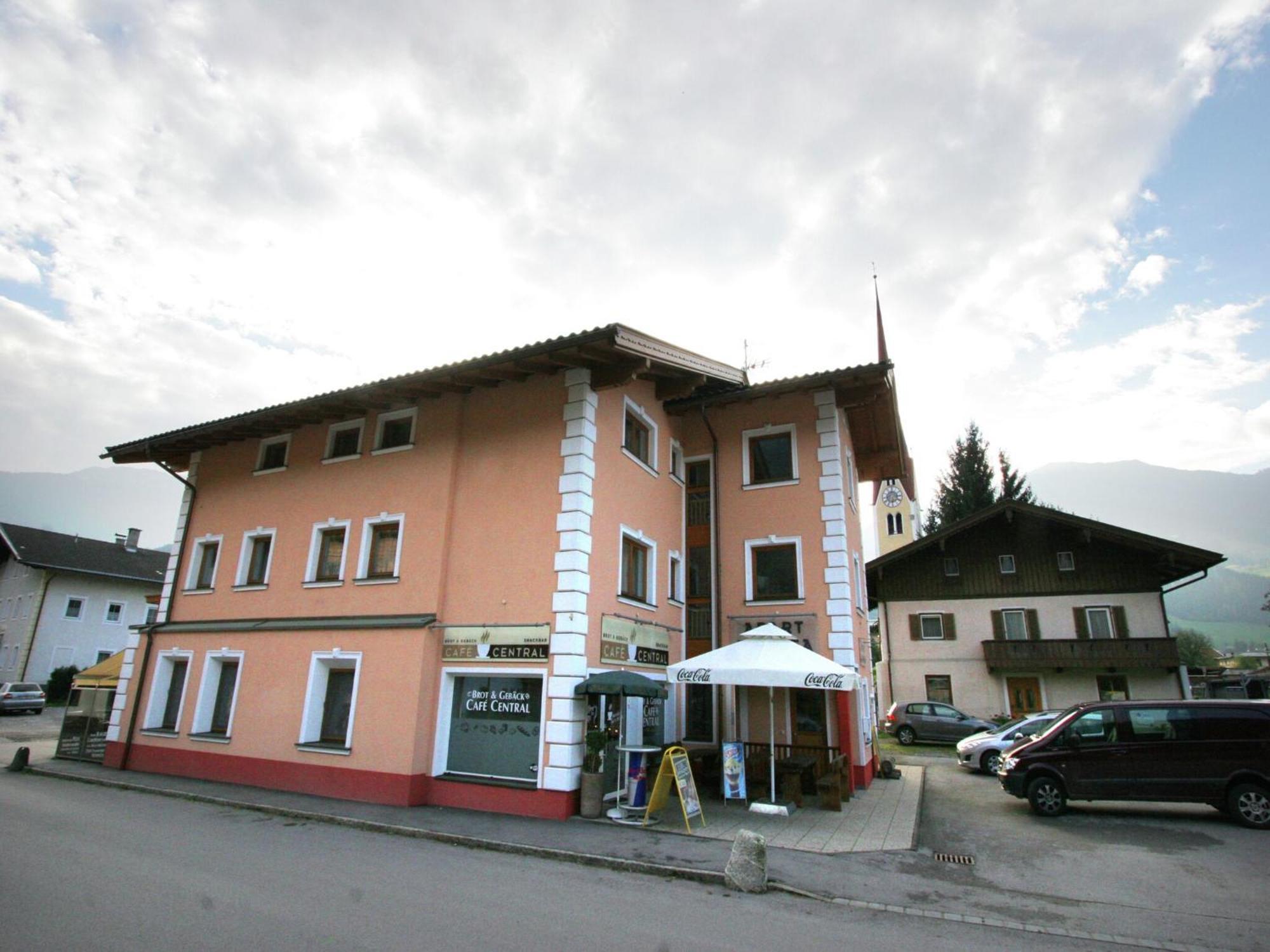 Spacious Apartment In Uderns Near Ski Area Exterior photo