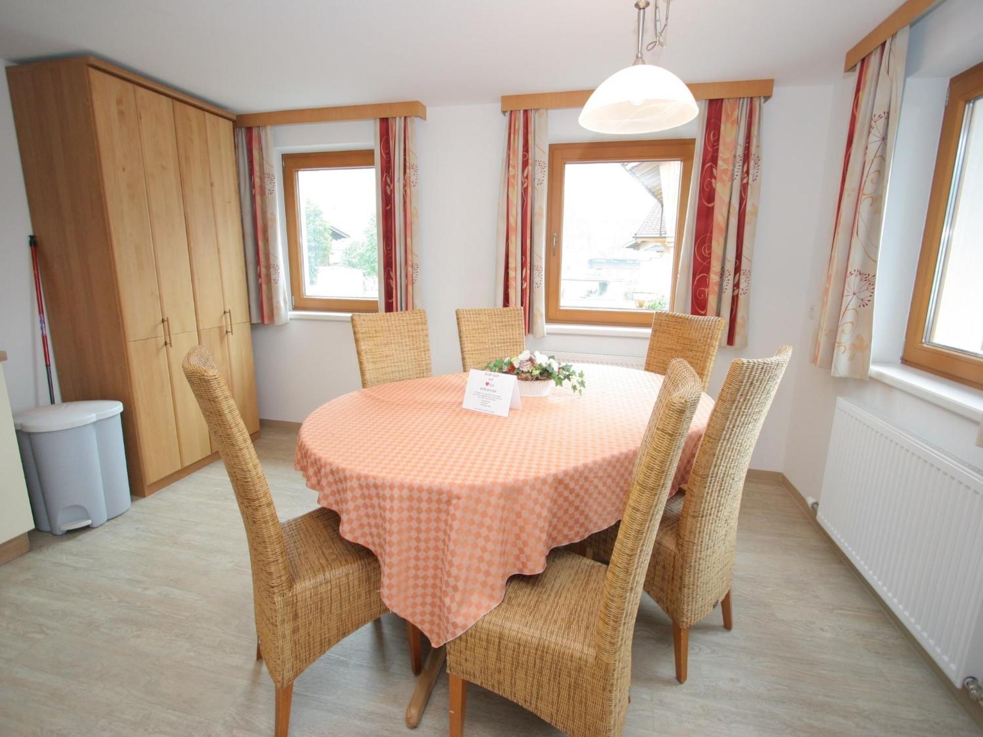 Spacious Apartment In Uderns Near Ski Area Exterior photo