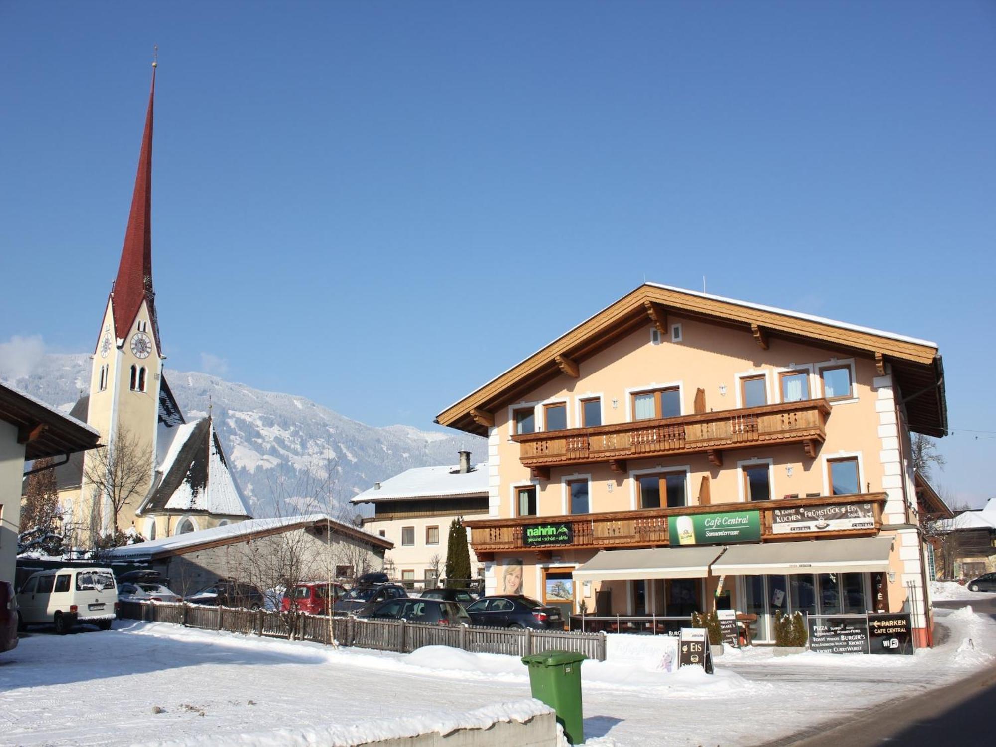 Spacious Apartment In Uderns Near Ski Area Exterior photo